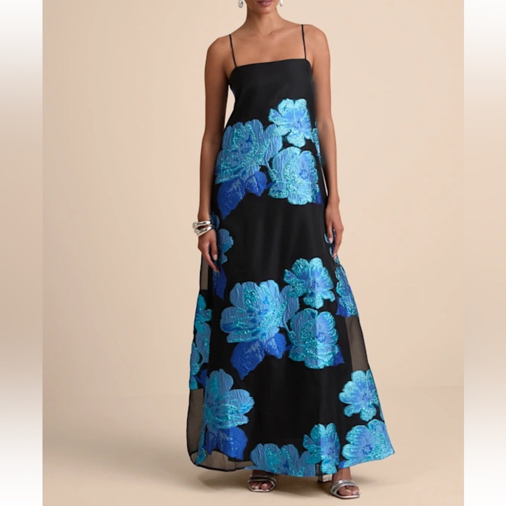 Lulu’s Yavanna Black and Blue Floral Jacquard Shift Maxi Dress